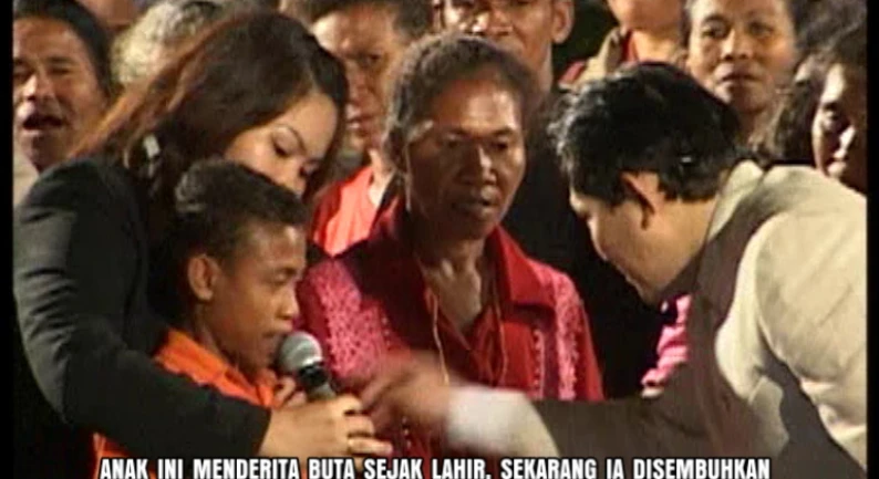 Gallery Kesaksian 36 buta_sejak_lahir_disembuhkan_2