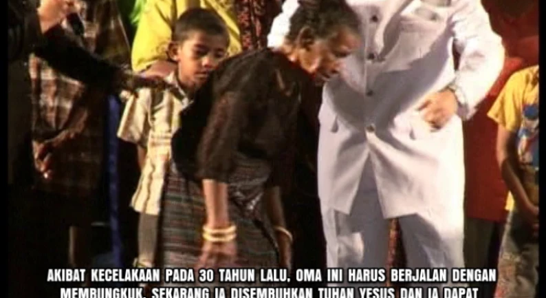 Gallery Kesaksian 51 jalan_bungkuk_30_thn_disembuhkan